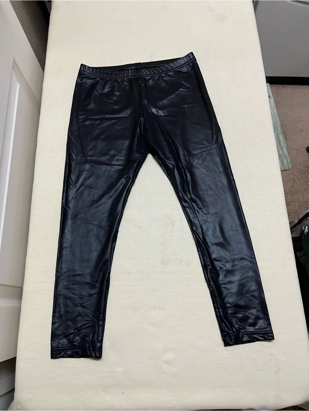 American Apparel M black wet look crop leggings
